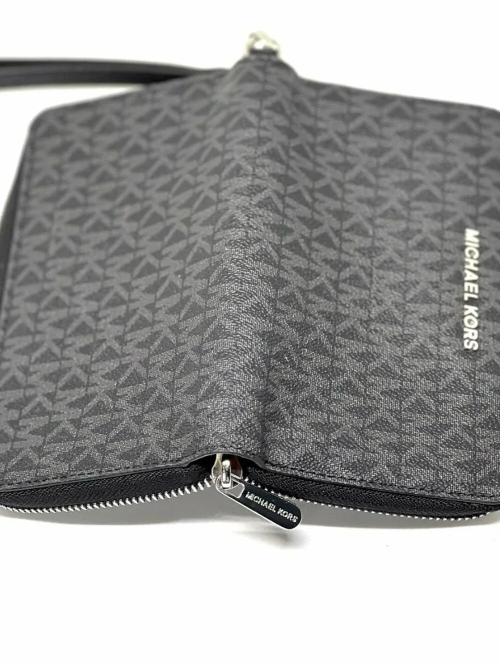 Michael Kors Black Signature Zip Wristlet